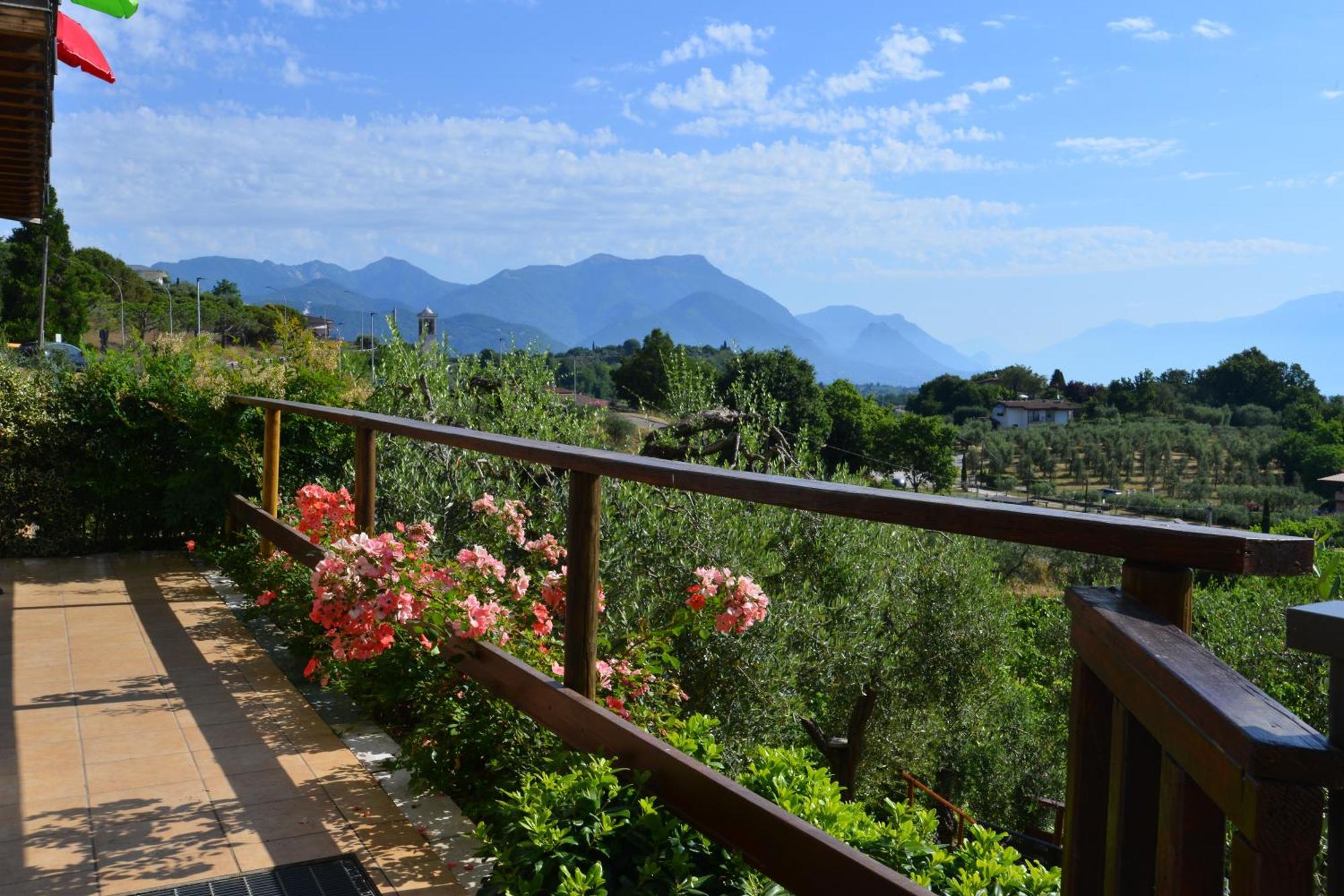 Antiche Mura Casa Vacanze Puegnago del Garda Esterno foto